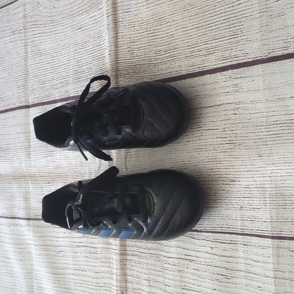 Adidas soccer cleats ⚽ - Picture 3 of 7